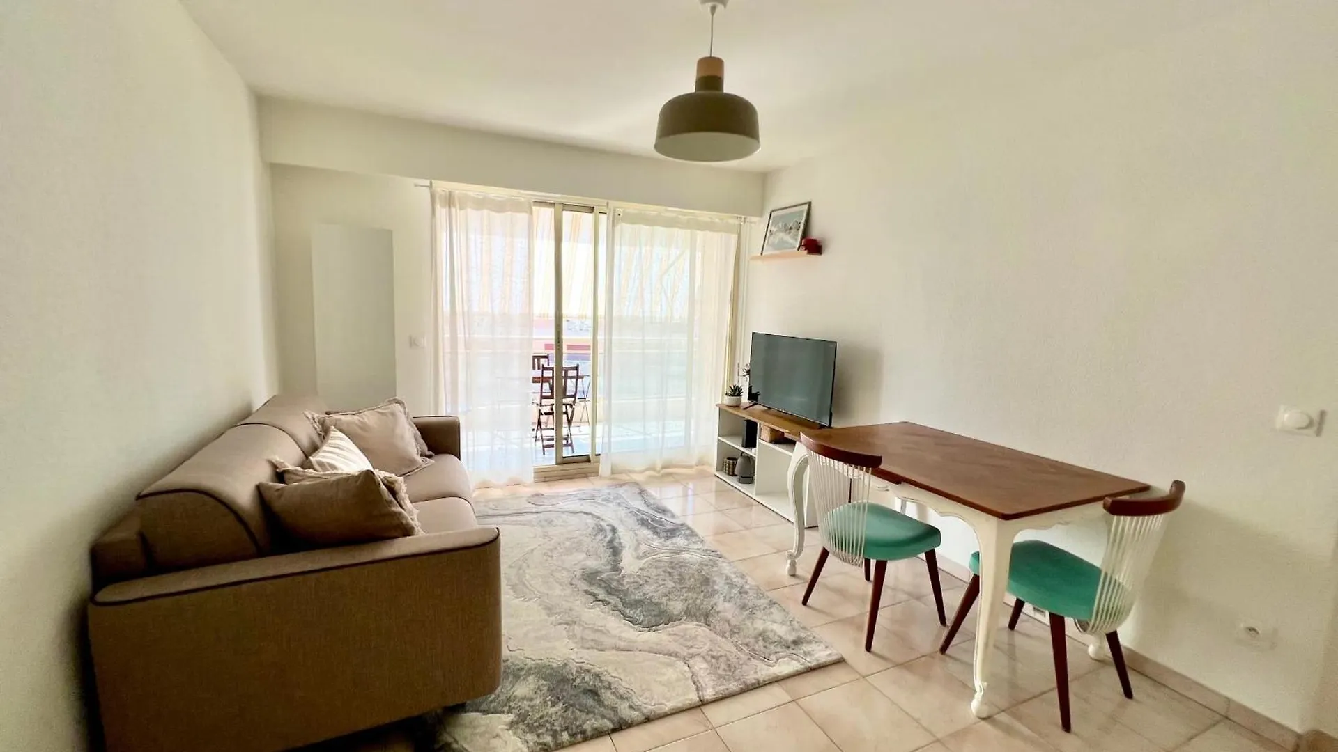 Juan Les Pins - Town Center - 4 People Appartement Antibes